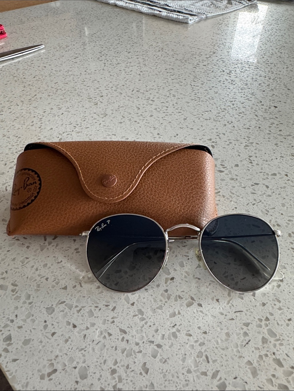 Rayban Round Metal Frames 3447 in Silver